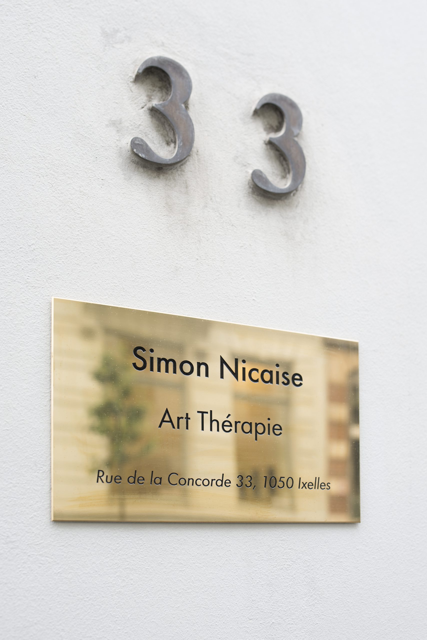 SN001_Simon Nicaise Art Thérapie 2016_25 x 15 cm_Plaque professionnelle en laiton_2016